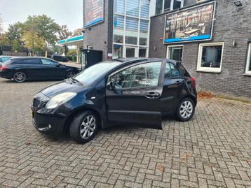 Toyota Yaris 1.3 16V Vvt-i 5DR 2008 Zwart beschikbaar voor biedingen