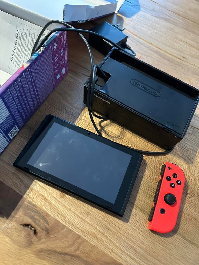 Nintendo Switch, Spelcomputers en Games, Spelcomputers | Nintendo Switch, Ophalen, Zo goed als nieuw, Met 1 controller, Switch Original