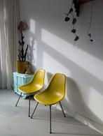 Vitra stoeltjes model Eames orgineel, Ophalen, Zo goed als nieuw, Wit, Twee