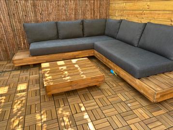 Moderne loungebank van AQ Living – Zo goed als nieuw! beschikbaar voor biedingen