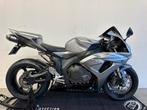 Honda CBR 1000 RR 2006 met Leovince en maar 29.946km, 4 cilinders, Motorrijbewijs A, Bedrijf, Super Sport