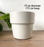 Glazuurde bloempot lichtgrijs  19 cm doorsnee , 17,5 cm hoog, Rond, Ophalen of Verzenden, Zo goed als nieuw, Minder dan 25 cm