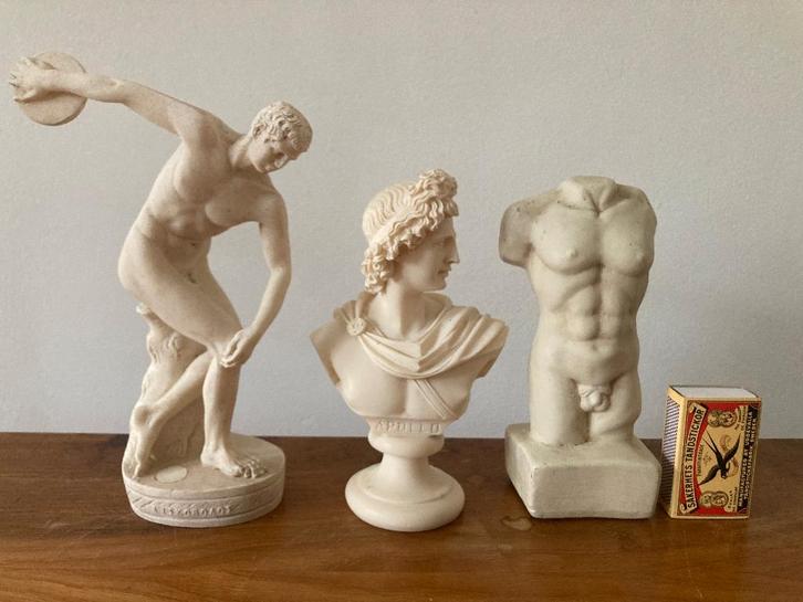 2 mini Grieks Romeins wit stenen marmer beeldjes Apollo, Verzamelen, Beelden en Beeldjes, Zo goed als nieuw, Mens, Ophalen of Verzenden