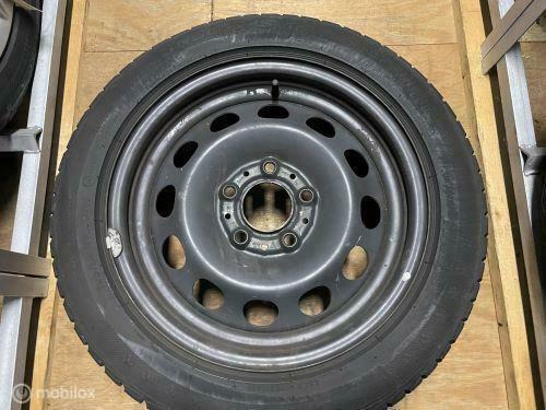 Winterset 16 inch BMW 1-serie E81/E82/E87/E88, Auto-onderdelen, Banden en Velgen, Velg(en), Winterbanden, 16 inch, 195 mm, Gebruikt