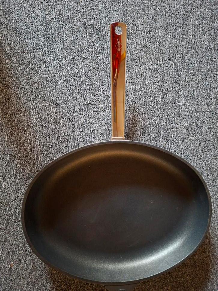Pan, gietijzer, Huis en Inrichting, Keuken | Potten en Pannen, Nieuw, Koekenpan of Braadpan, Gietijzer, Ophalen of Verzenden
