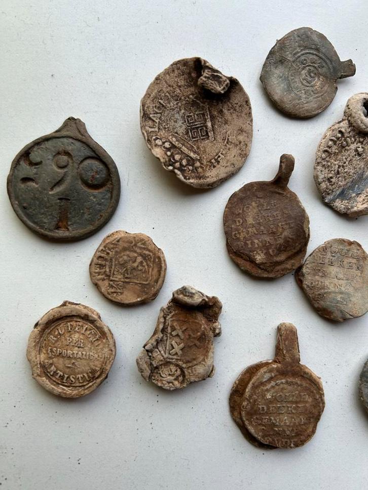 Collectie oude loden zegels, Antiek en Kunst, Antiek | Overige Antiek, Ophalen of Verzenden