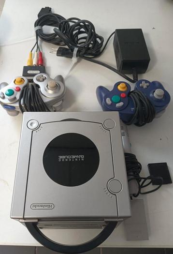 Nintendo GameCube Zilver + 2 Controllers beschikbaar voor biedingen