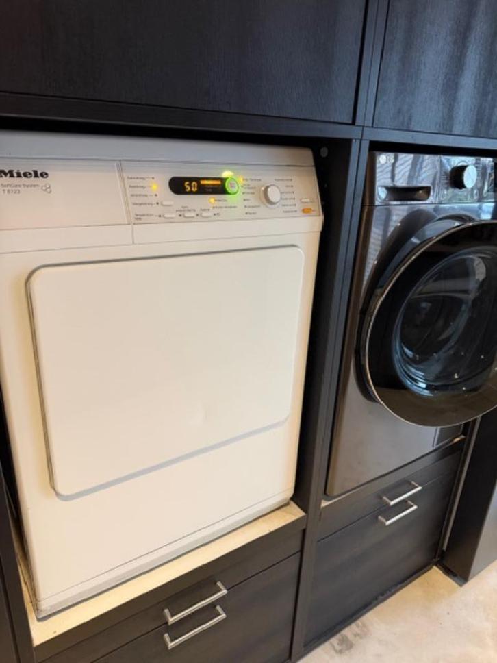 Miele Softcare wasdroger T8723 LW, Witgoed en Apparatuur, Wasdrogers, Zo goed als nieuw, Luchtafvoer, Voorlader, Minder dan 85 cm