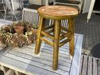 Robuuste oude houten kruk, Ophalen, Gebruikt, Hout