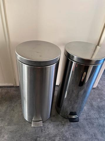 Brabantia prullenbakken 30 liter €35 per stuk beschikbaar voor biedingen