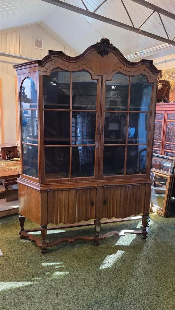 Cuba mahonie 19e eeuws kruispoot vitrine kabinet, Antiek en Kunst, Antiek | Meubels | Kasten, Ophalen