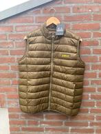 Barbour international gilet bodywarmer Large racer reed new, Kleding | Heren, Bodywarmers, Maat 52/54 (L), Barbour, Bruin, Nieuw