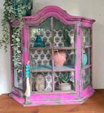 Boho retro vitrinekastje pronkkastje opzetkastje hangkastje, Huis en Inrichting, Kasten | Overige, Ophalen, Zo goed als nieuw