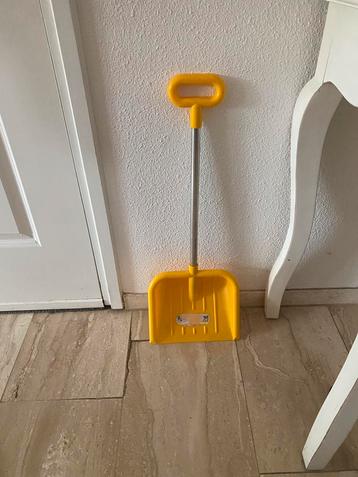 Sneeuwschep kinderen beschikbaar voor biedingen