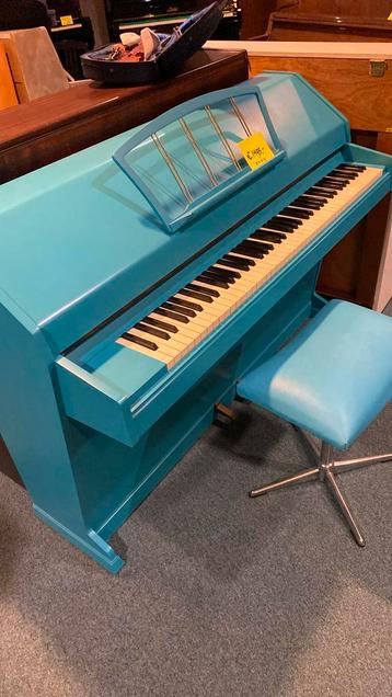 Bijzondere piano turquoise 