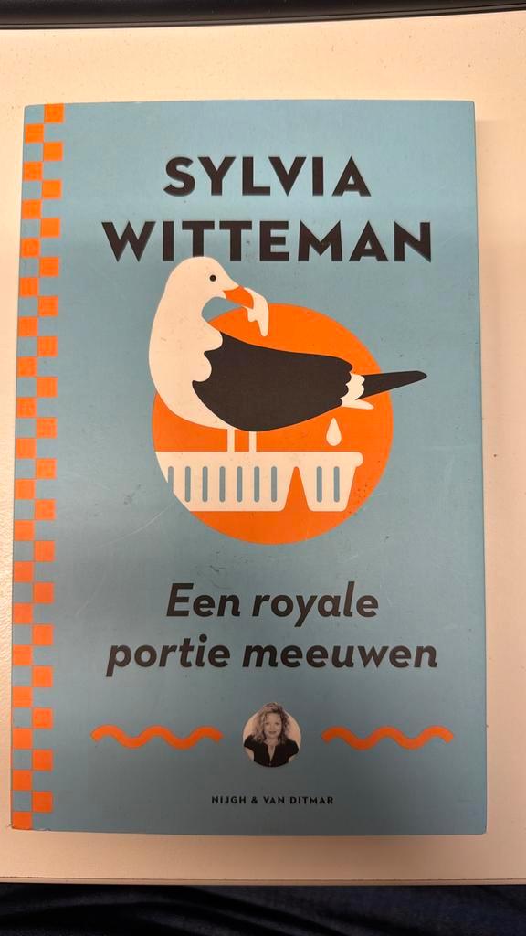 Sylvia Witteman - Een royale portie meeuwen, Boeken, Literatuur, Zo goed als nieuw, Nederland, Ophalen of Verzenden