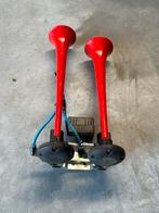 Rode Luchthoorns - Set van 2, Auto-onderdelen, Vrachtwagen-onderdelen, Ophalen of Verzenden, Gebruikt