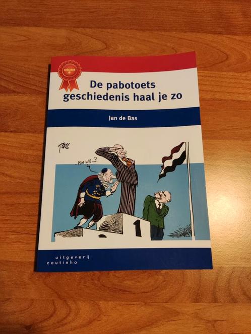 Jan de Bas - De pabotoets geschiedenis haal je zo, Boeken, Geschiedenis | Vaderland, Zo goed als nieuw, 20e eeuw of later, Ophalen of Verzenden