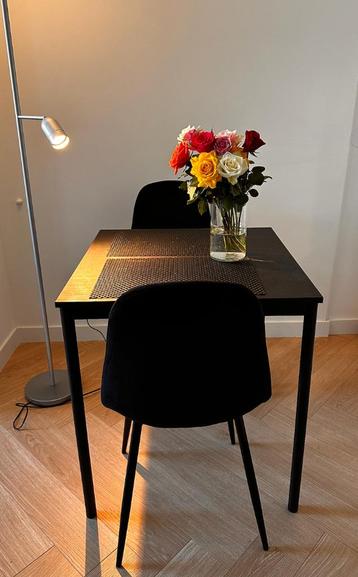 IKEA SANDSBERG tafel-67x67 cm-goede staat beschikbaar voor biedingen
