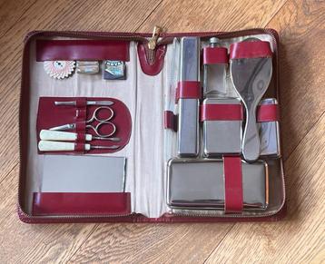Retro grooming set vintage toiletartikelen voor op reis beschikbaar voor biedingen