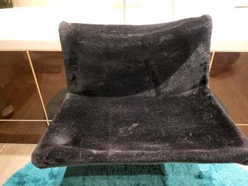 Mandje voor kat beschikbaar voor biedingen