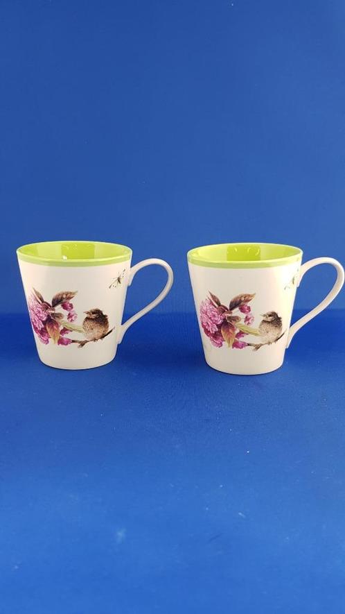 2x koffiemok, kopje Marjolein Bastin, Hallmark. 6A6, Huis en Inrichting, Keuken | Servies, Gebruikt, Kop(pen) en/of Schotel(s)
