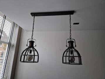 Industriële Hanglamp met 2 Lampen beschikbaar voor biedingen