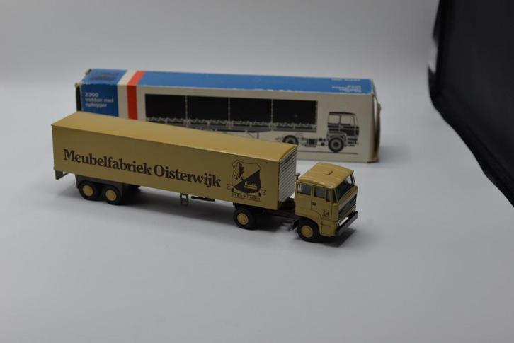 Lioncar Daf 2300 Meubelfabriek Oisterwijk, Hobby en Vrije tijd, Modelauto's | 1:50, Zo goed als nieuw, Bus of Vrachtwagen, Lion Toys