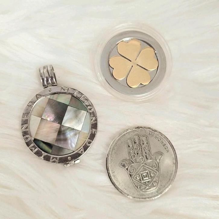 Zilveren Mi Moneda hanger met 3 munten., Sieraden, Tassen en Uiterlijk, Kettinghangers, Zo goed als nieuw, Zilver, Zilver, Ophalen of Verzenden