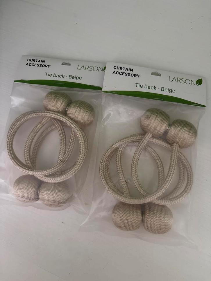 Beige Gordijnhouder Set - Nieuw in Verpakking, Huis en Inrichting, Stoffering | Gordijnen en Lamellen, Nieuw, Minder dan 100 cm