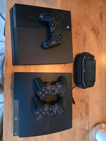 PS4, PS3, Vita, 3 controllers + Veel Games beschikbaar voor biedingen