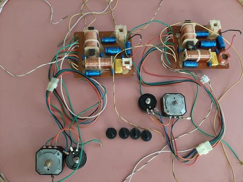 Jbl 3-weg filters/crossover   2 sets   €55  en  €70, Audio, Tv en Foto, Luidsprekers, Gebruikt, Front, Rear of Stereo speakers