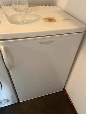 Zanussi koelkast ‘vriezer’ tafelmodel  beschikbaar voor biedingen