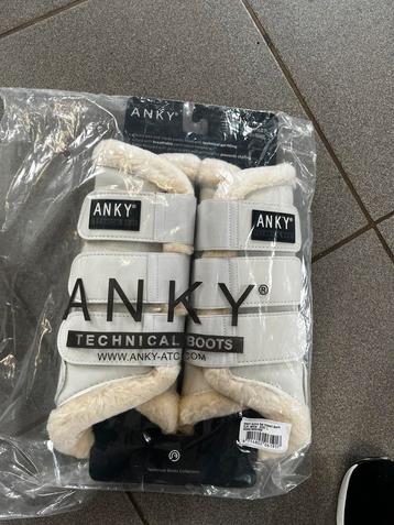 Anky peesbeschermers XL wit beschikbaar voor biedingen