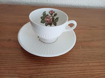 Wedgewood  Edmee kop en schotel Moss Rose  1 stuk beschikbaar voor biedingen