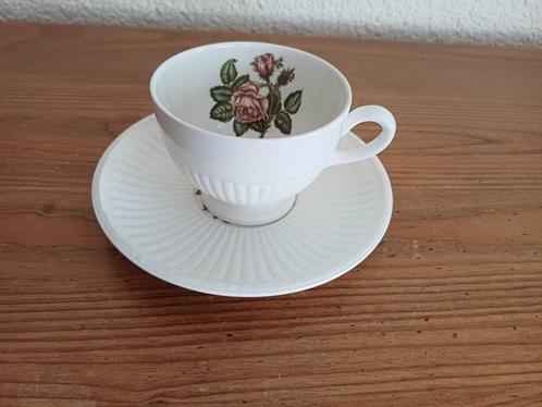 Wedgewood  Edmee kop en schotel Moss Rose  1 stuk, Huis en Inrichting, Keuken | Servies, Zo goed als nieuw, Kop(pen) en/of Schotel(s)