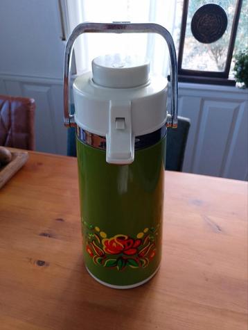 Vintage Thermoskan - Groen met Bloemmotief beschikbaar voor biedingen