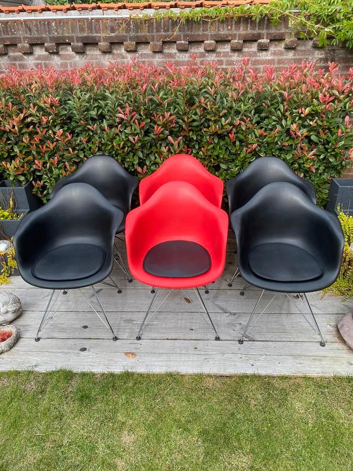 TEAB  Kuipstoelen 6 stuks + metalen poten / stoel, Huis en Inrichting, Stoelen, Gebruikt, Metaal, Zwart, Ophalen