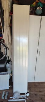 Radiator 180 x 30 incl. Bevestiging nog zeer goed werkend, Ophalen, 30 tot 80 cm, Radiator, Zo goed als nieuw