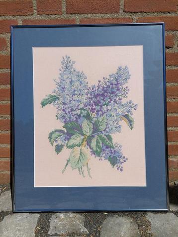 Geborduurd schilderij seringentakken te koop! beschikbaar voor biedingen