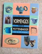 Vormengids voor de pottenbakker, Boeken, Neal French, Ophalen of Verzenden, Zo goed als nieuw, Kleien en Boetseren