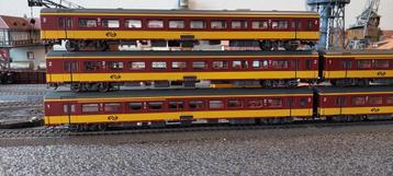 LS MODELS ICR BENELUX rijtuigen met wisselstroom wielen beschikbaar voor biedingen