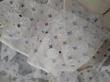 Prachtige lengte vlas linnen garnering  beschikbaar voor biedingen