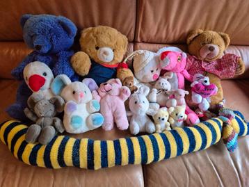 Knuffelcollectie: 18 leuke knuffels! beschikbaar voor biedingen