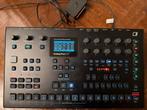 Elektron Analog Four Mk2 (black) + Decksaver + Rack ears, Muziek en Instrumenten, Synthesizers, Overige merken, Gebruikt, Met midi-aansluiting