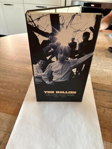 The Hollies - The long road home 1963-2003 (Longbox 6 cd’s) beschikbaar voor biedingen