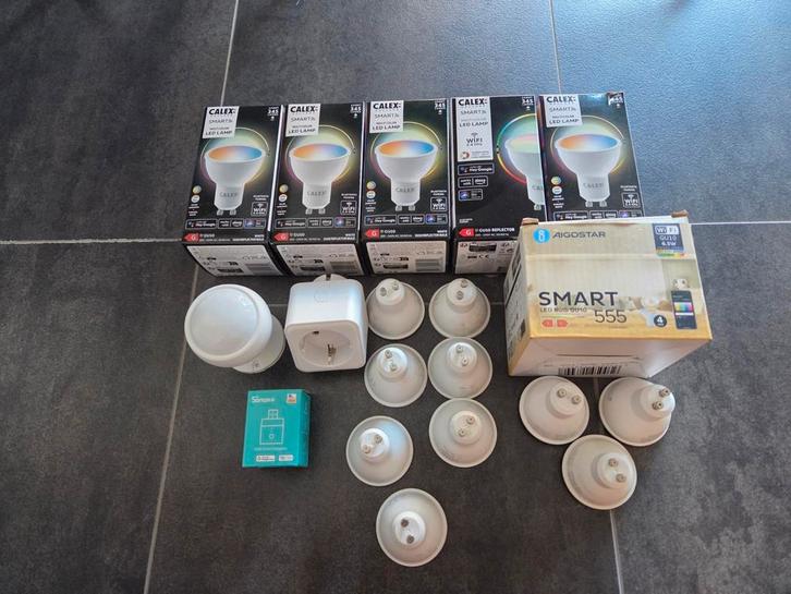 Kleine partij smart lampen en andere smart producten, Huis en Inrichting, Lampen | Losse lampen, Zo goed als nieuw, Led-lamp, Minder dan 30 watt