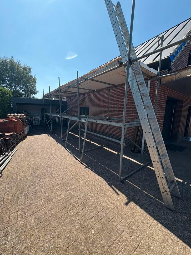 Te koop gevelsteiger met los rol steiger zie de foto’s, Doe-het-zelf en Verbouw, Steigers, Gebruikt, Gevelsteiger, 5 meter of hoger