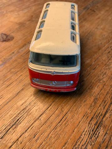 Mercedes bus Dinky Toy beschikbaar voor biedingen