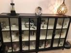 Zwarte ijzer vitrinekast – New Routz (Het Kabinet) | 183, Ophalen, Met deur(en), 100 tot 150 cm, 150 tot 200 cm
